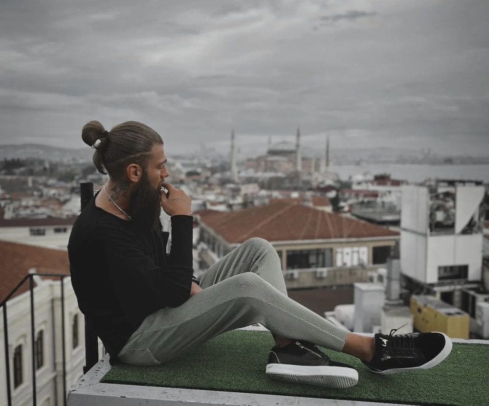 BAŞARIYA ODAKLANAN GEN&Ccedil; MODEL &ldquo;TAYFUR ŞENEL&rdquo;